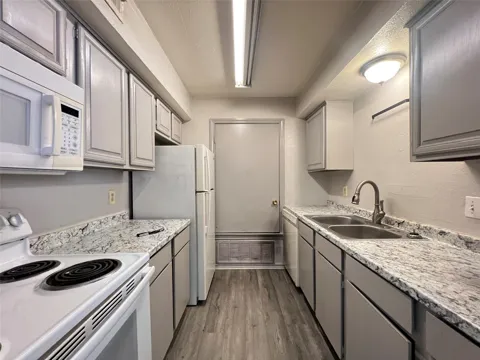 1108 Elm Street #3