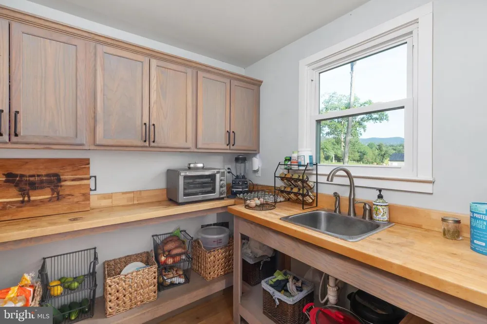 359 RIDGEWAY ROAD Front Royal, VA 22630