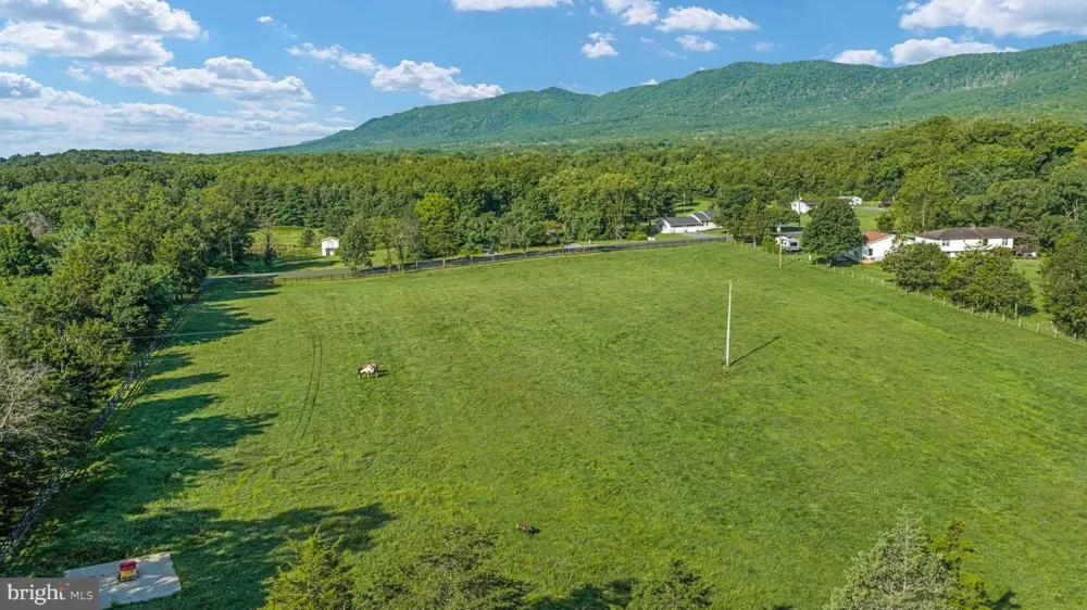 359 RIDGEWAY ROAD Front Royal, VA 22630