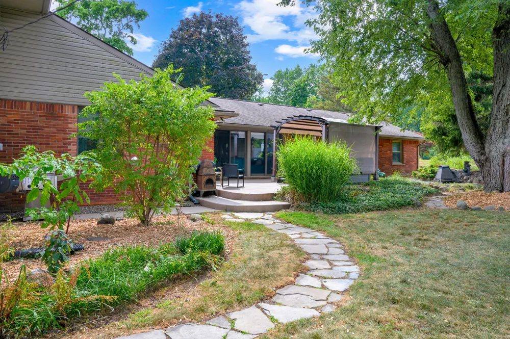 899 Fox Run Bloomfield Hills, MI 48304
