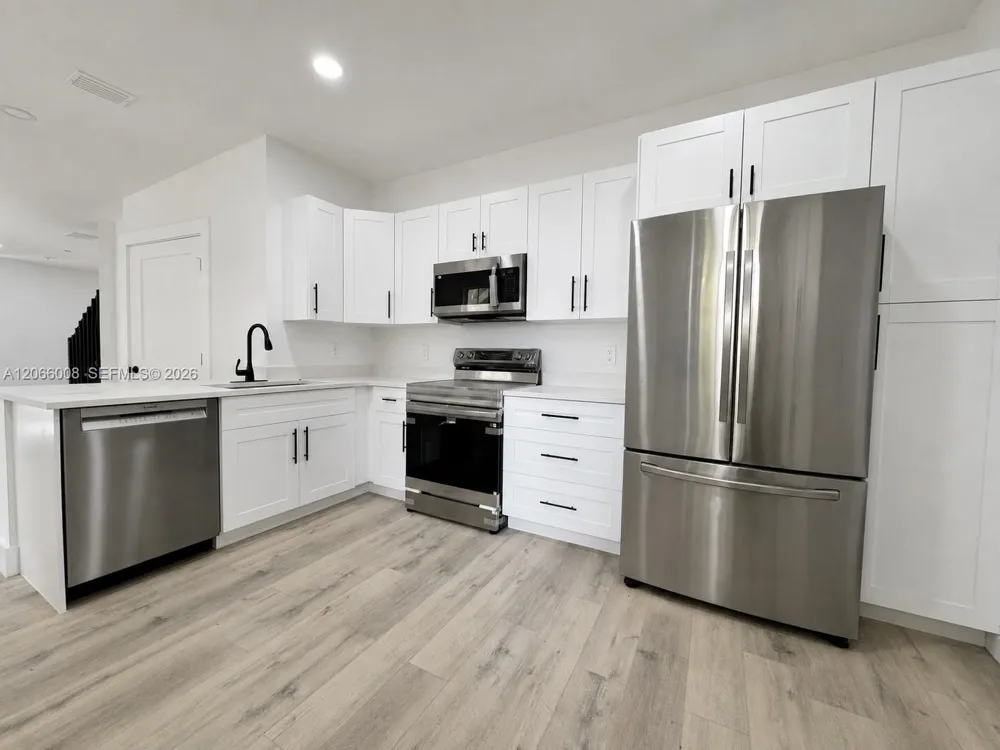2050 Madeira Dr Weston, FL 33327