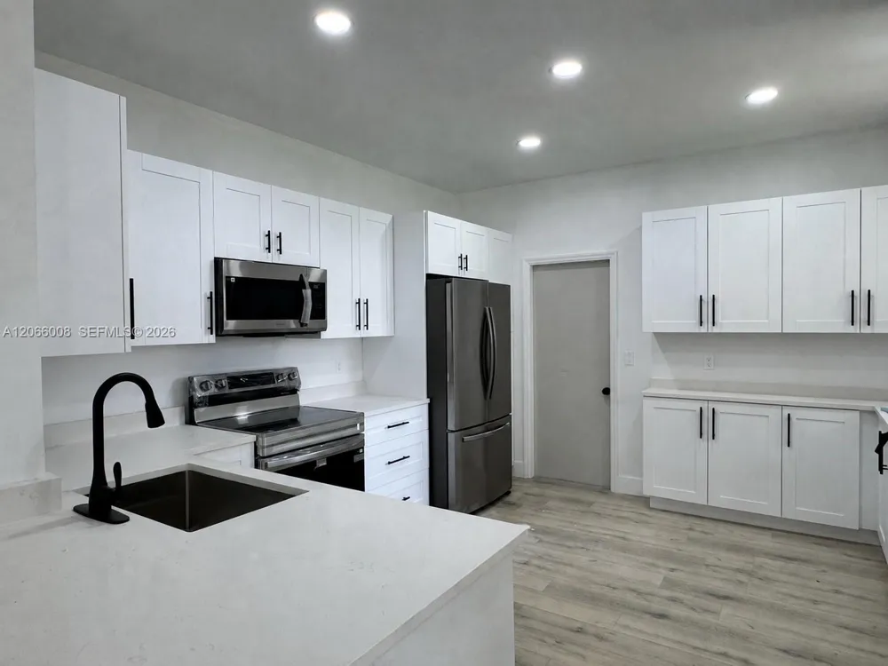 2050 Madeira Dr Weston, FL 33327