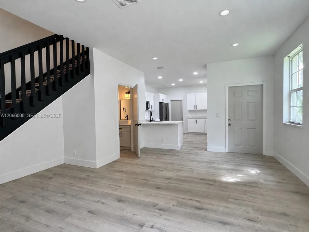 2050 Madeira Dr Weston, FL 33327
