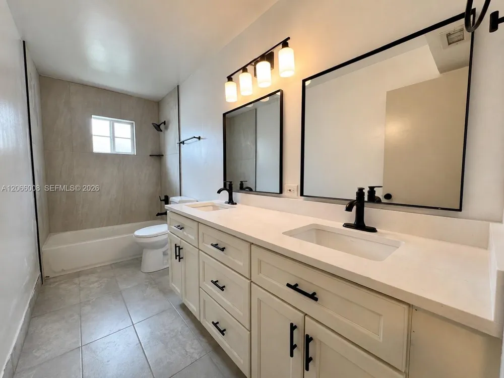 2050 Madeira Dr Weston, FL 33327