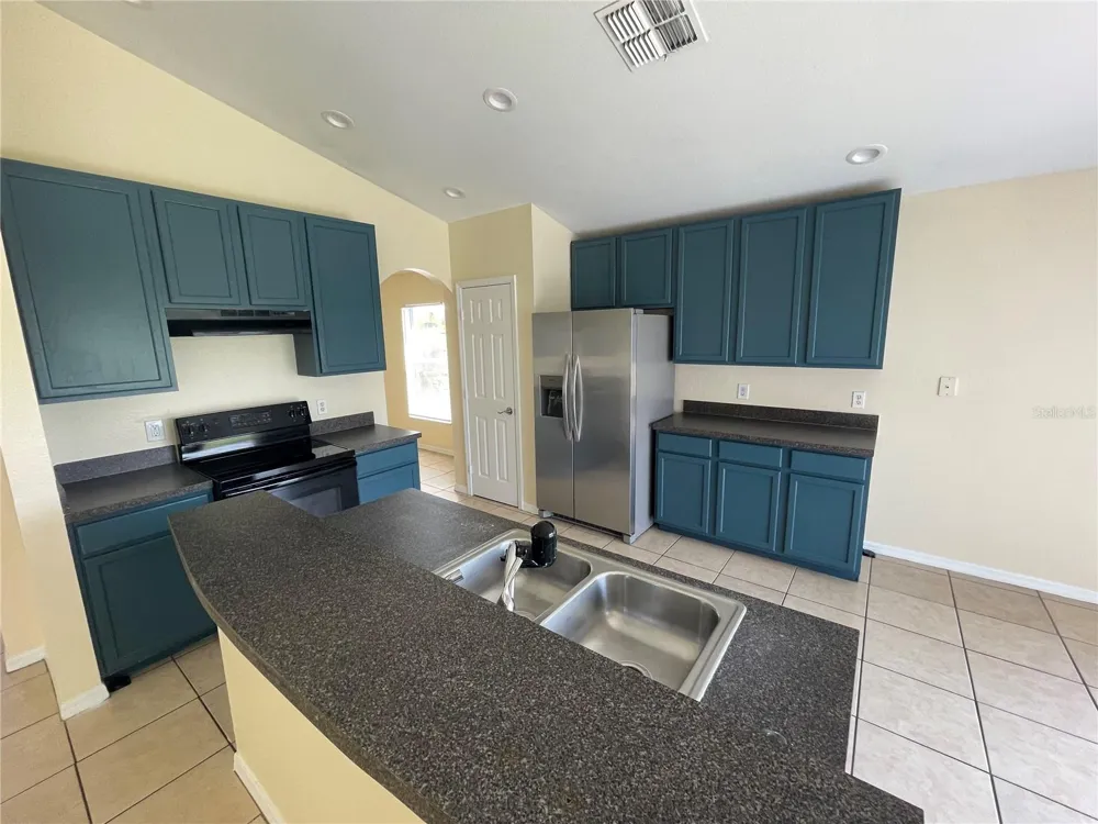1406 VISTA DEL LAGO BOULEVARD Dundee, FL 33838