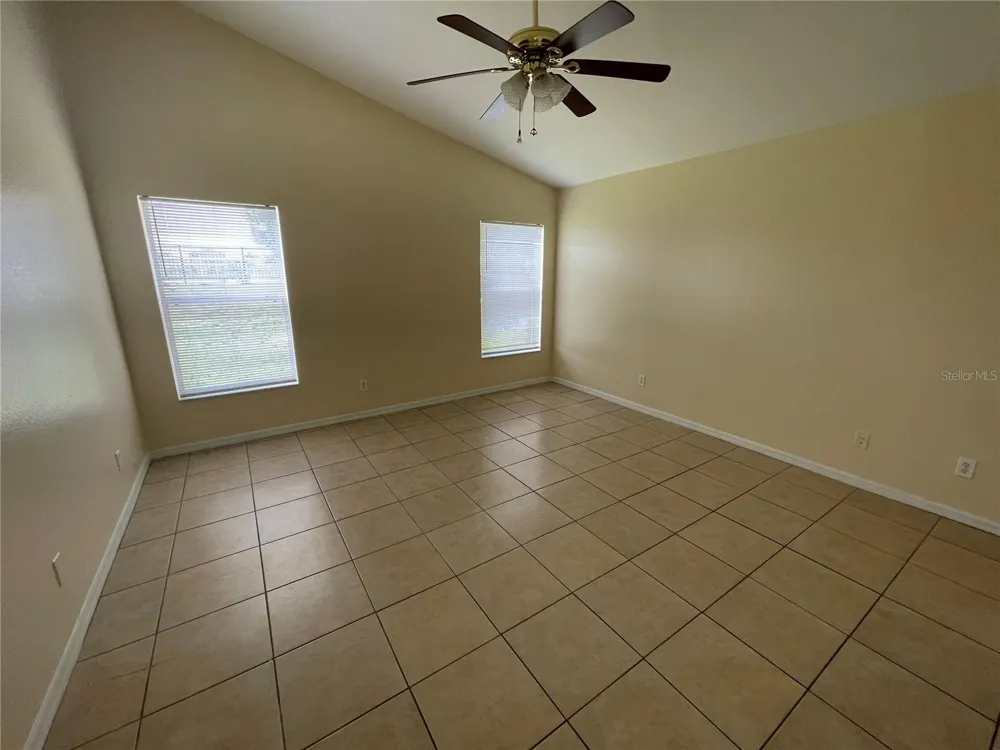 1406 VISTA DEL LAGO BOULEVARD Dundee, FL 33838