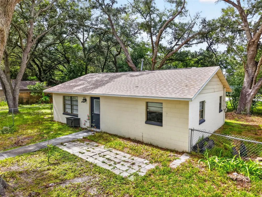 1454 HOWARD STREET Groveland, FL 34736