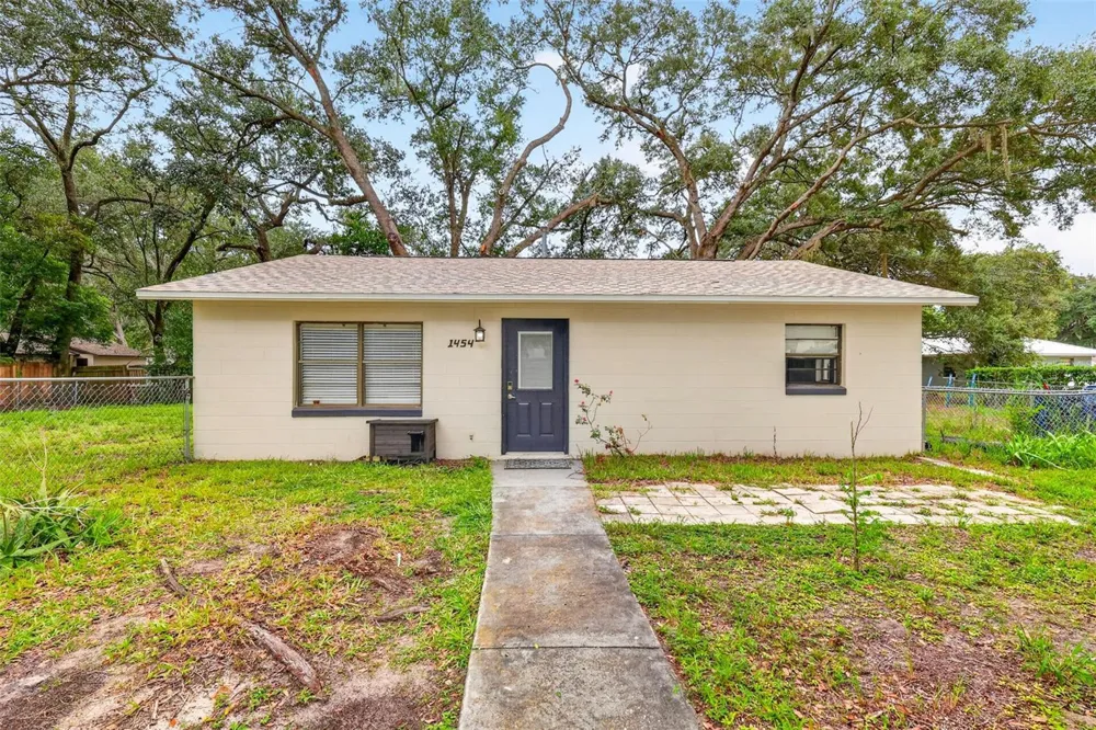 1454 HOWARD STREET Groveland, FL 34736