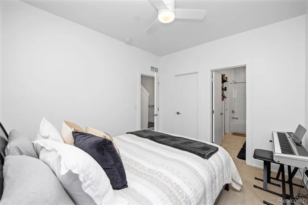2814 John R Detroit City, MI 48201