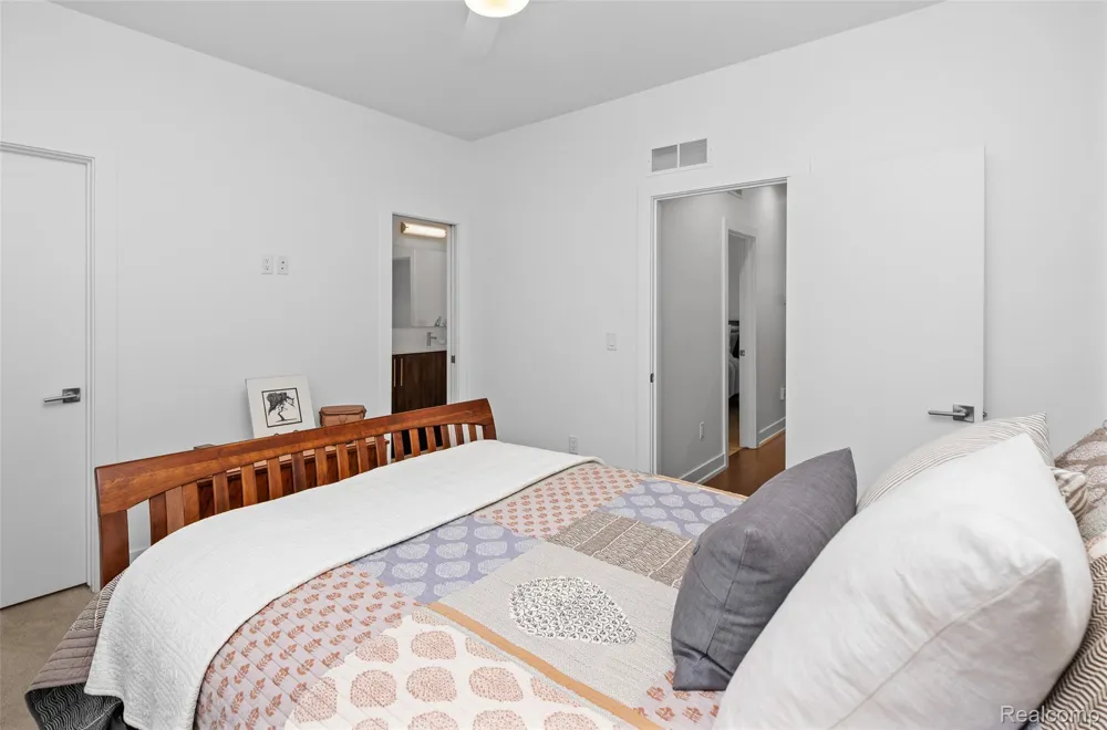 2814 John R Detroit City, MI 48201