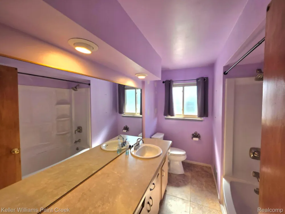 31527 Pinto Drive Warren City, MI 48093