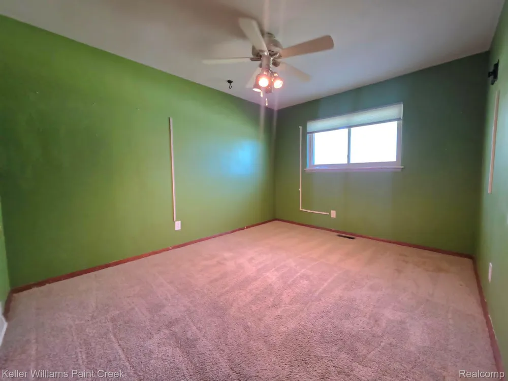 31527 Pinto Drive Warren City, MI 48093
