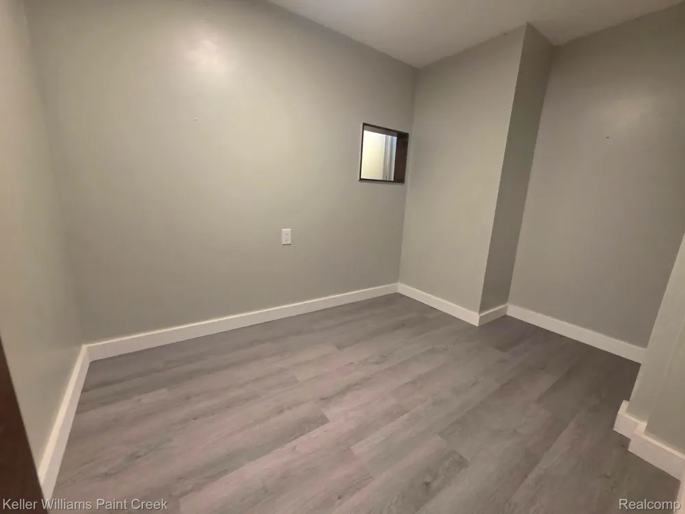 31527 Pinto Drive Warren City, MI 48093