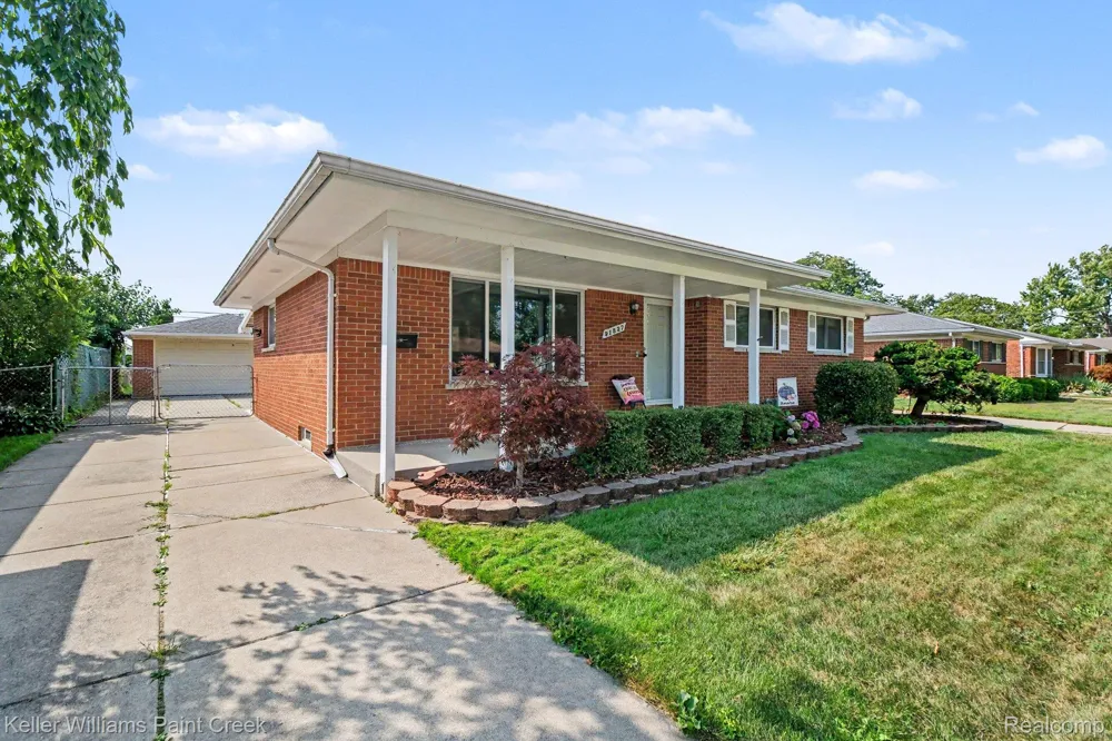31527 Pinto Drive Warren City, MI 48093