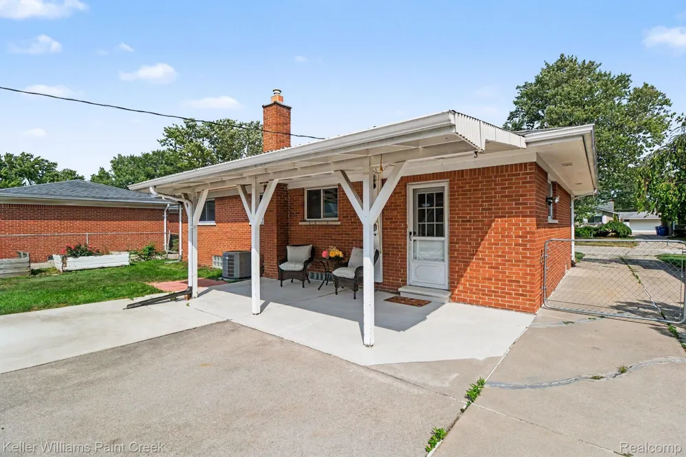 31527 Pinto Drive Warren City, MI 48093
