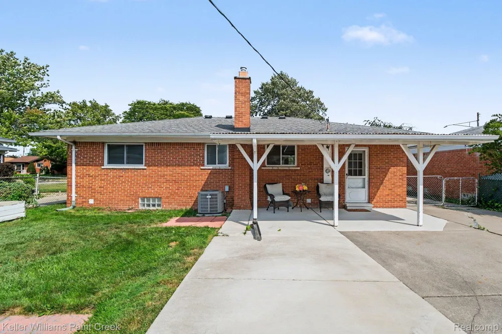 31527 Pinto Drive Warren City, MI 48093