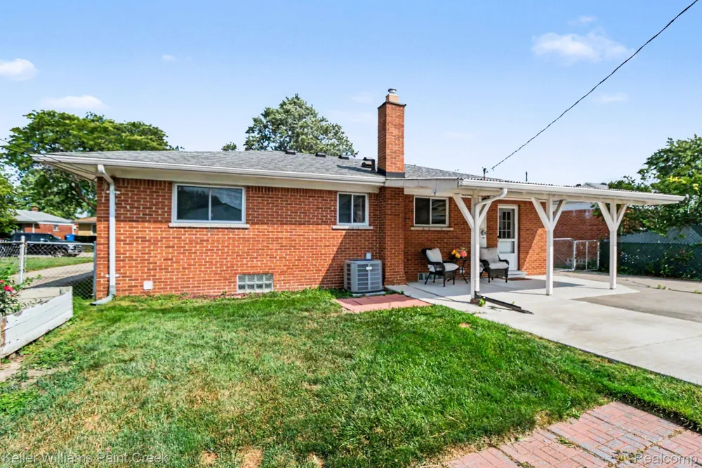 31527 Pinto Drive Warren City, MI 48093