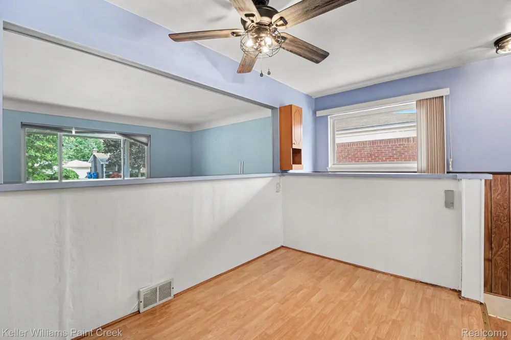31527 Pinto Drive Warren City, MI 48093