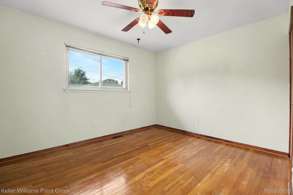 31527 Pinto Drive Warren City, MI 48093