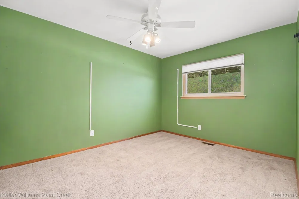 31527 Pinto Drive Warren City, MI 48093