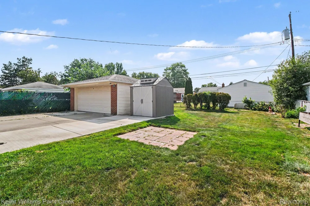 31527 Pinto Drive Warren City, MI 48093