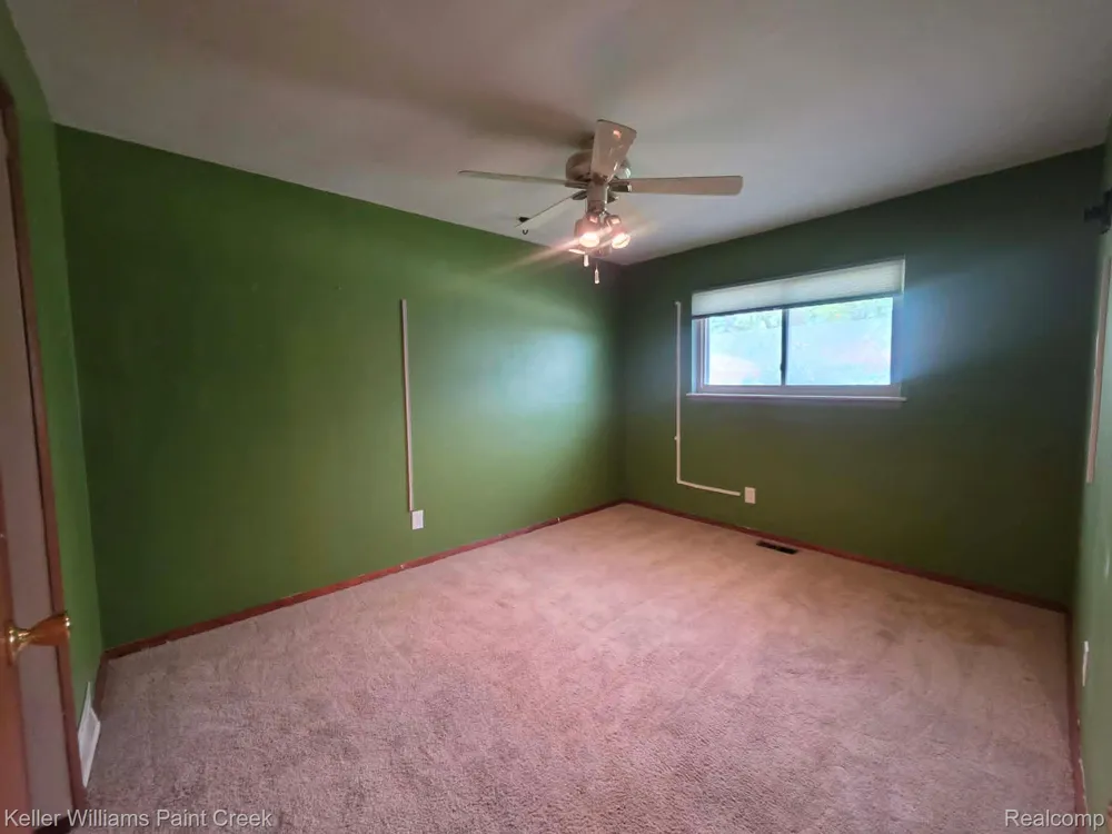 31527 Pinto Drive Warren City, MI 48093