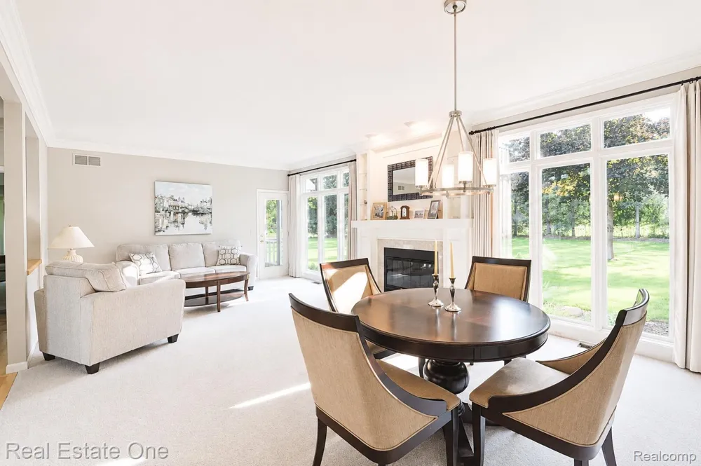 716 Bristol Lane Clarkston City, MI 48348