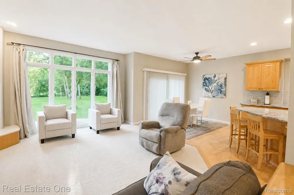 716 Bristol Lane Clarkston City, MI 48348