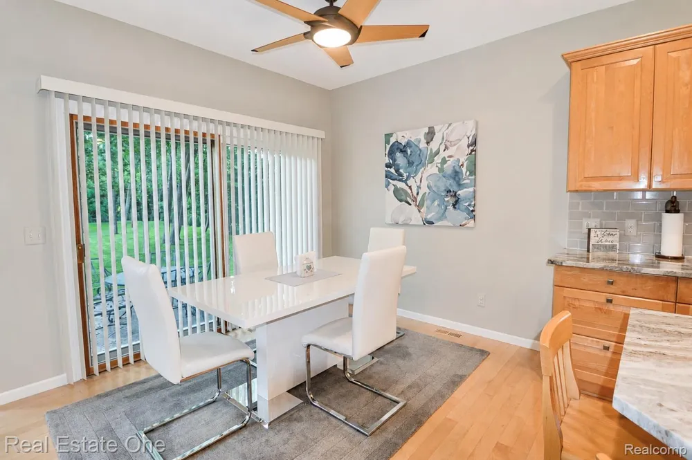 716 Bristol Lane Clarkston City, MI 48348