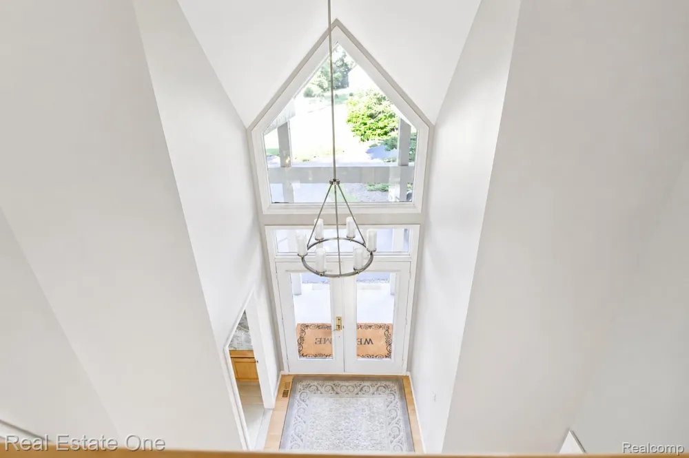 716 Bristol Lane Clarkston City, MI 48348