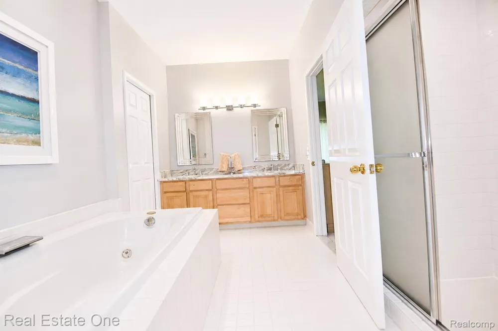 716 Bristol Lane Clarkston City, MI 48348