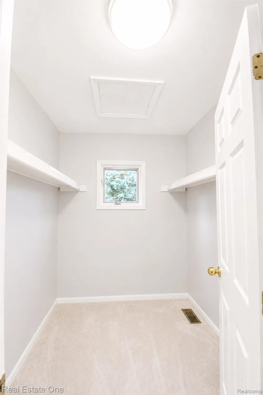 716 Bristol Lane Clarkston City, MI 48348