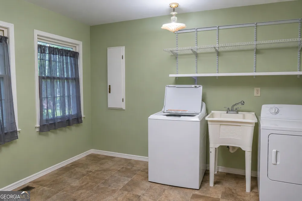 122 Springdale DR Thomaston, GA 30286