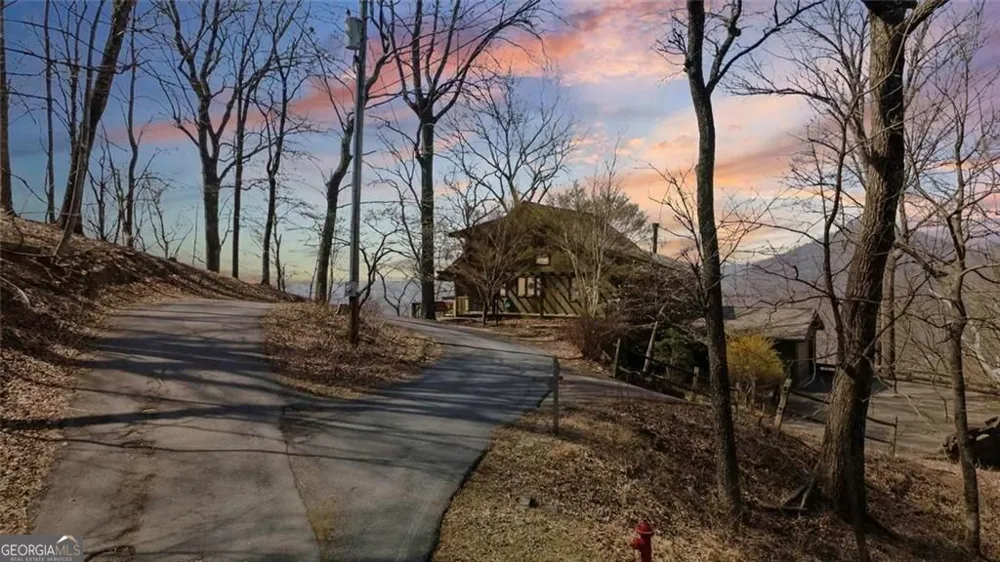360 Locust TRL Jasper, GA 30143
