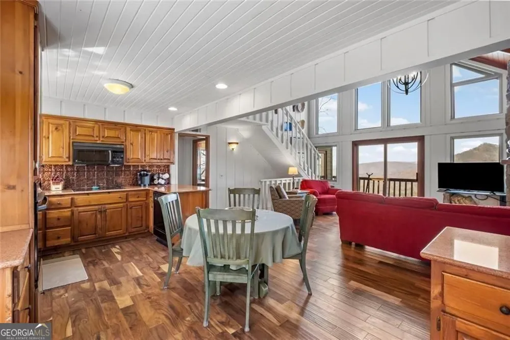 360 Locust TRL Jasper, GA 30143