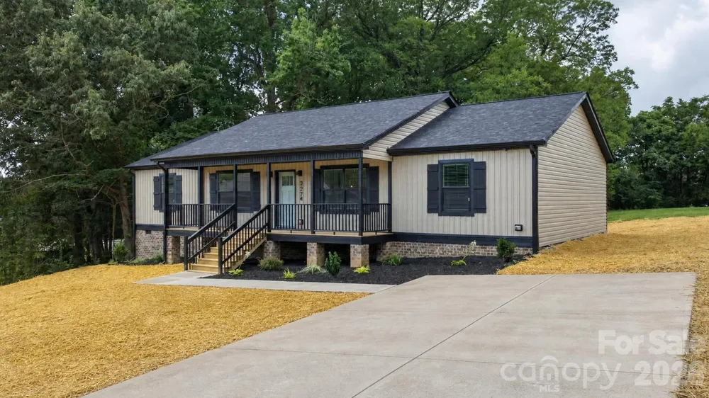 2274 Darwick Road Winston Salem, NC 27127