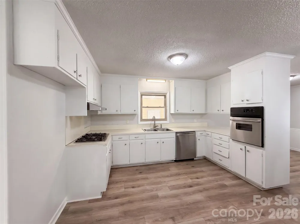 1951 Taylor Drive Gastonia, NC 28052
