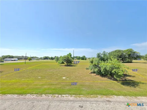 1528 W Bayshore Drive