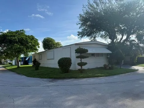 1817 DOLPHIN PLACE