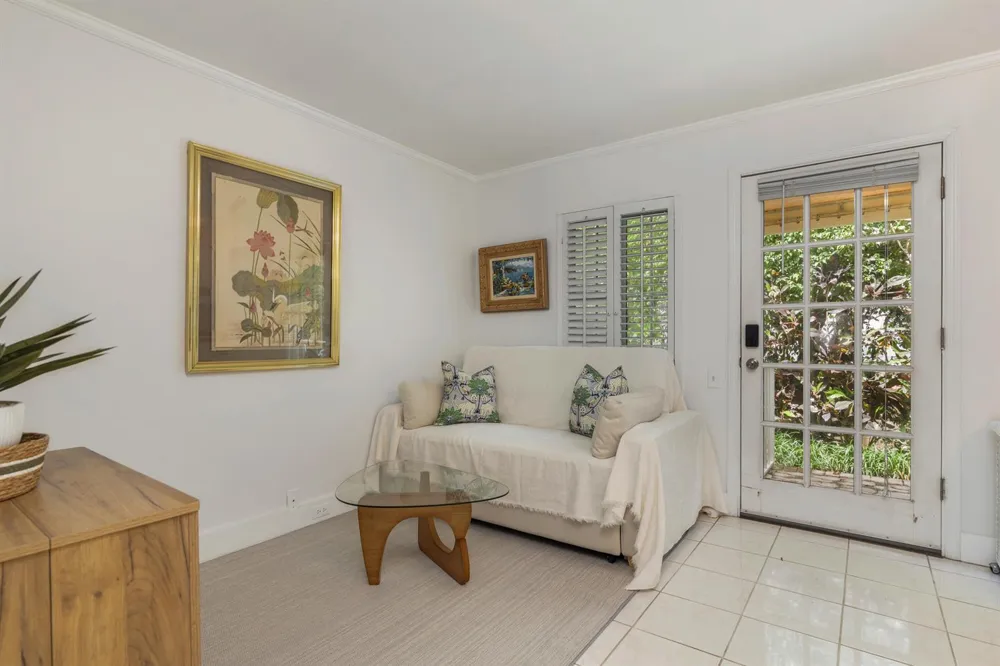 155 Peruvian Avenue #Back Cottage Palm Beach, FL 33480