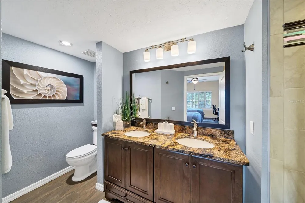 3401 54TH DRIVE W #202 Bradenton, FL 34210