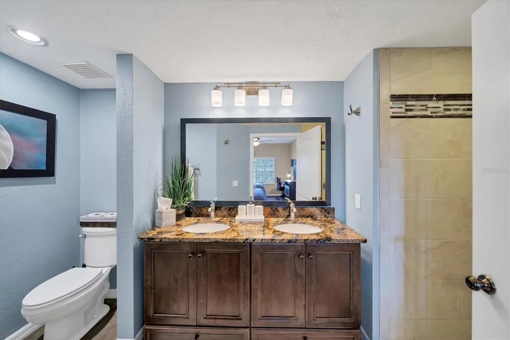 3401 54TH DRIVE W #202 Bradenton, FL 34210