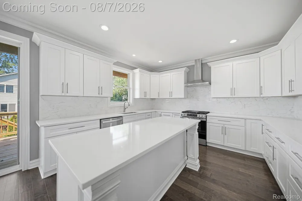 38165 Cherry Lane Harrison Charter Township, MI 48045