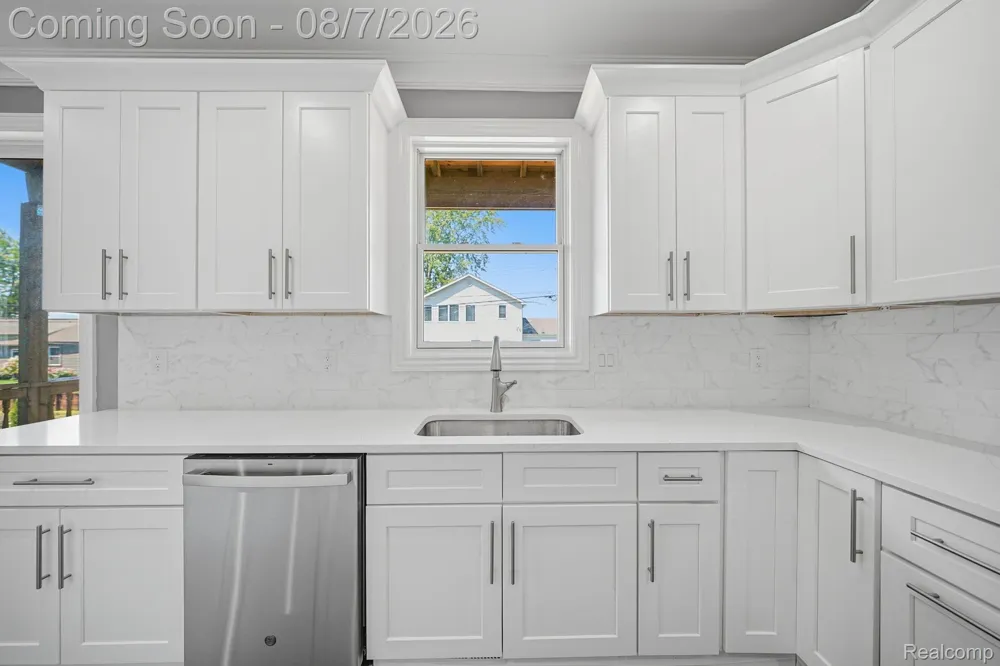 38165 Cherry Lane Harrison Charter Township, MI 48045