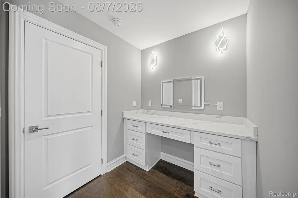 38165 Cherry Lane Harrison Charter Township, MI 48045