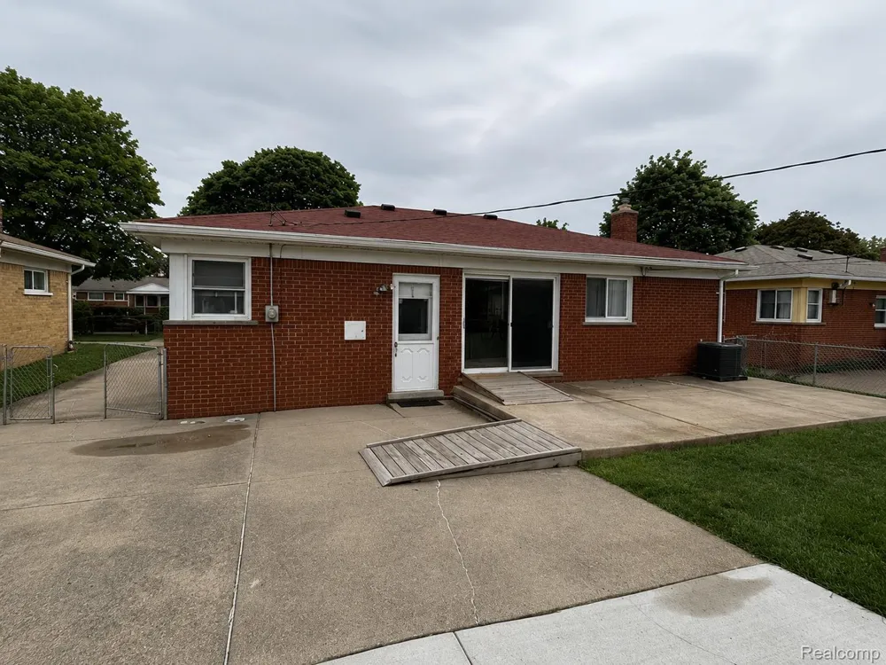 24857 Champaign Taylor City, MI 48180
