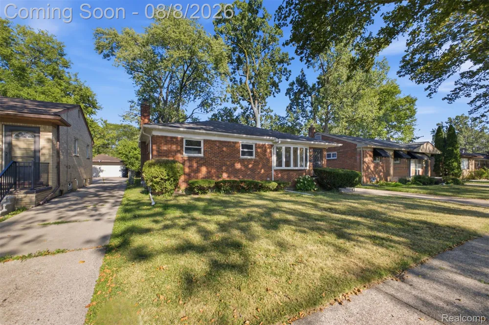 21840 Kenosha Street Oak Park City, MI 48237