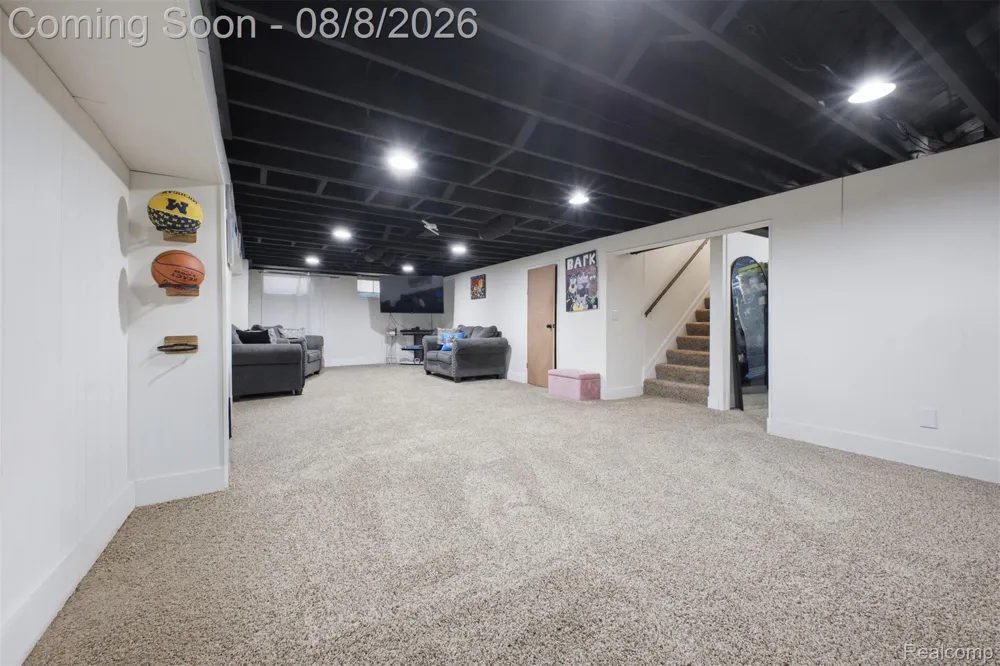 21840 Kenosha Street Oak Park City, MI 48237
