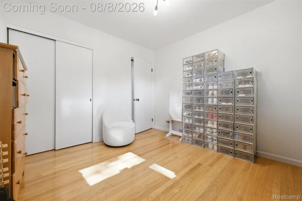 21840 Kenosha Street Oak Park City, MI 48237