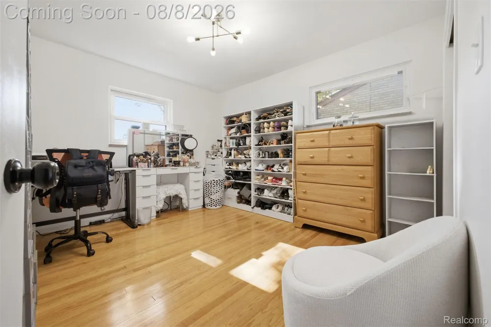 21840 Kenosha Street Oak Park City, MI 48237